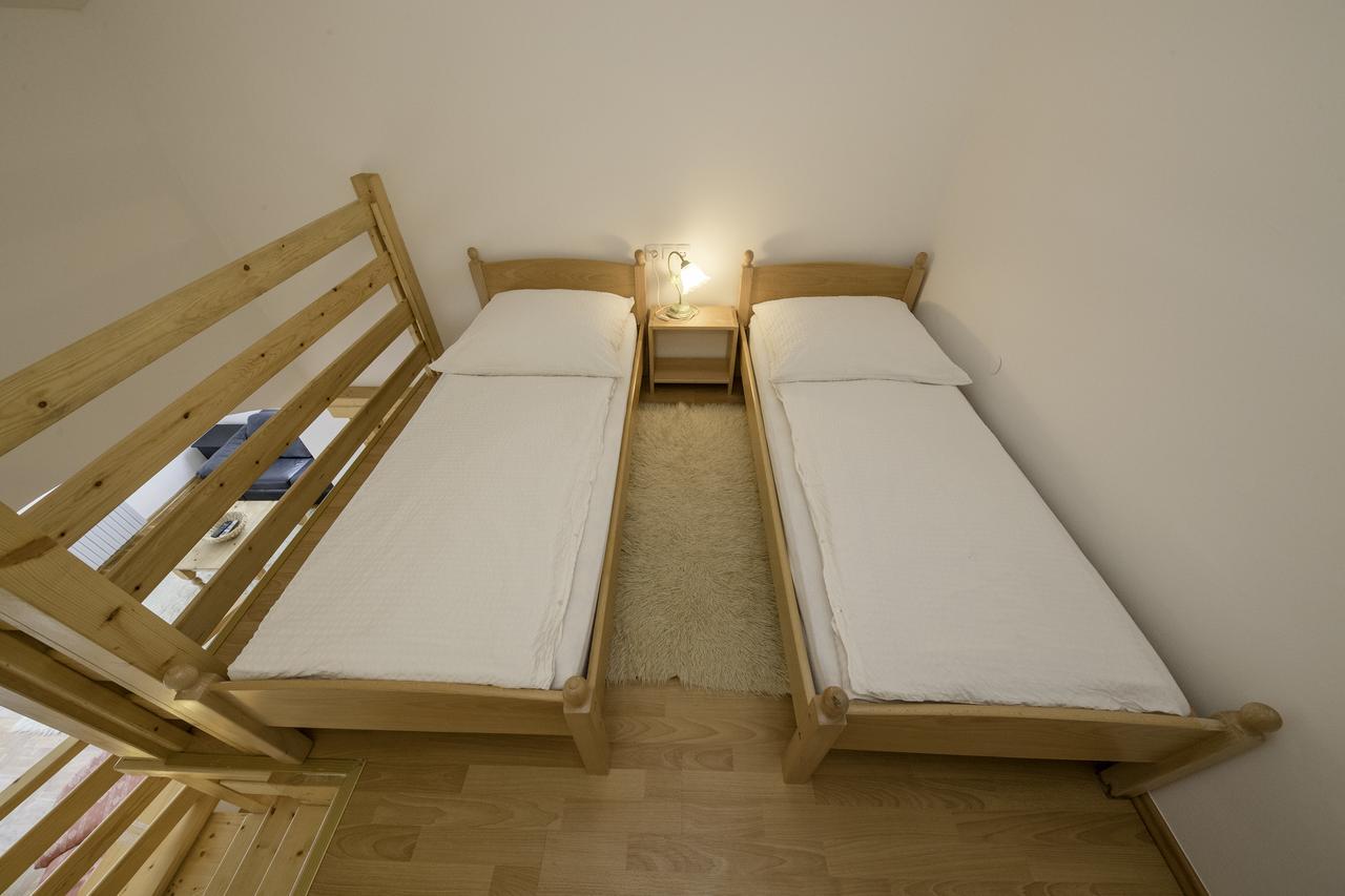 Apartments Dedic 苏佩塔斯卡德拉加 外观 照片